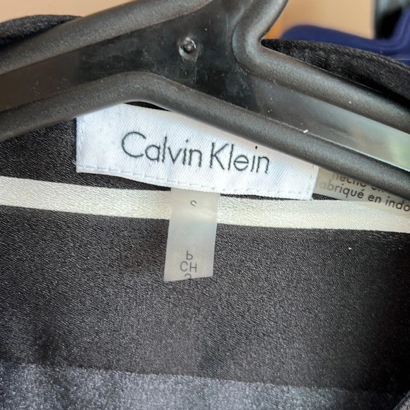 Calvin Klein sheer button down blouse size Small - Picture 5 of 10